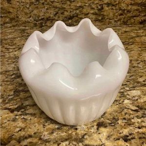 Beautiful White Milk Glass Vintage Vase/Bowl